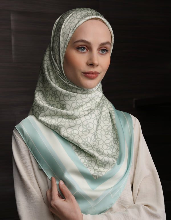 CARYS SQUARE SCARF (MINT GREEN)